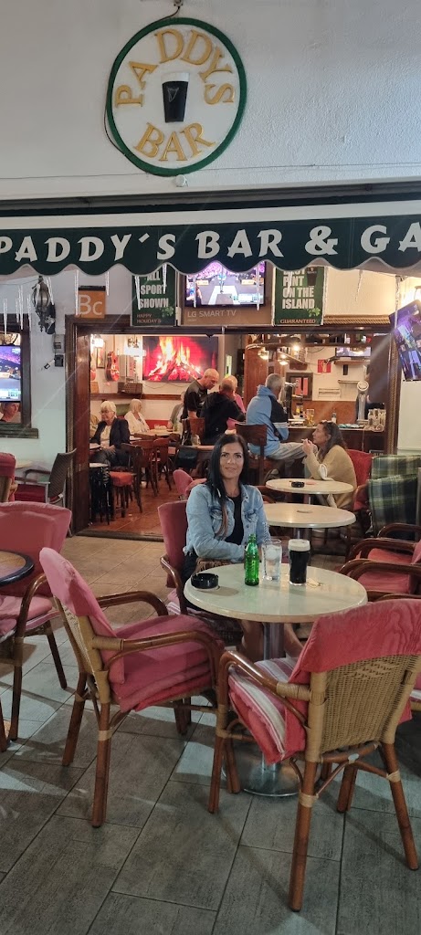Paddys Bar — Ambiente