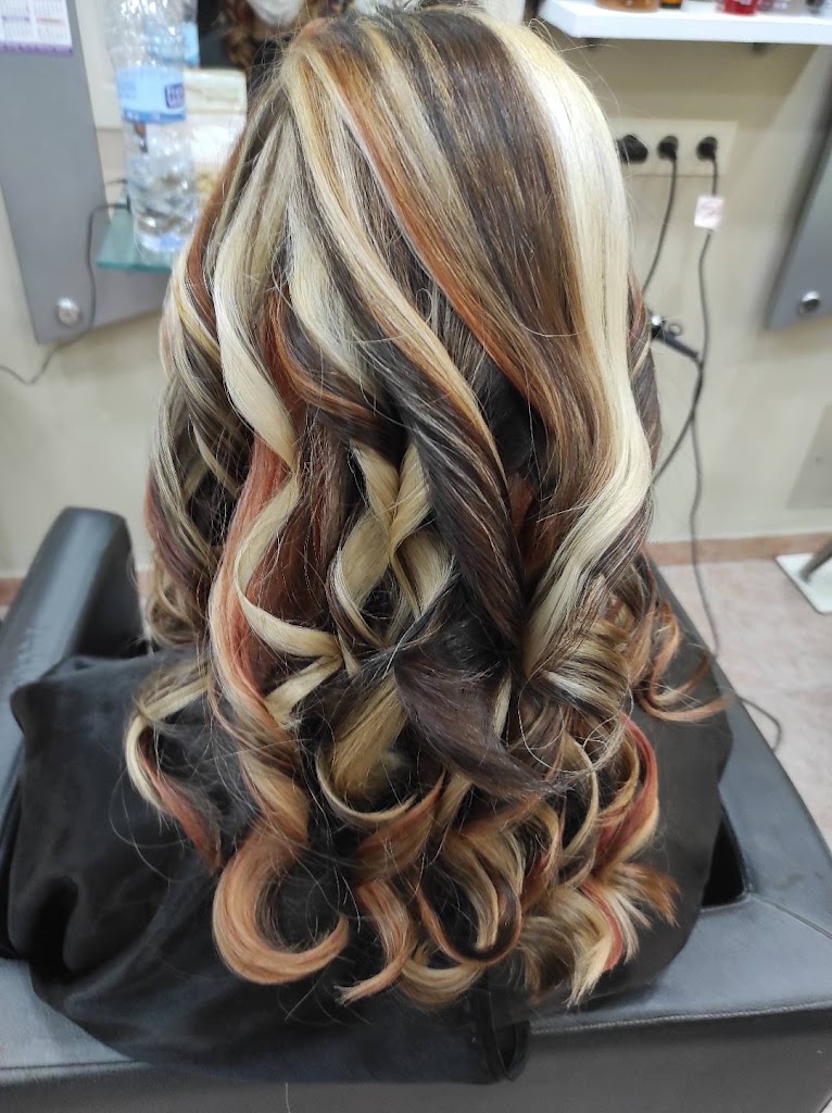 Peluqueria Y Estetica Montse Y Cris — Del propietario