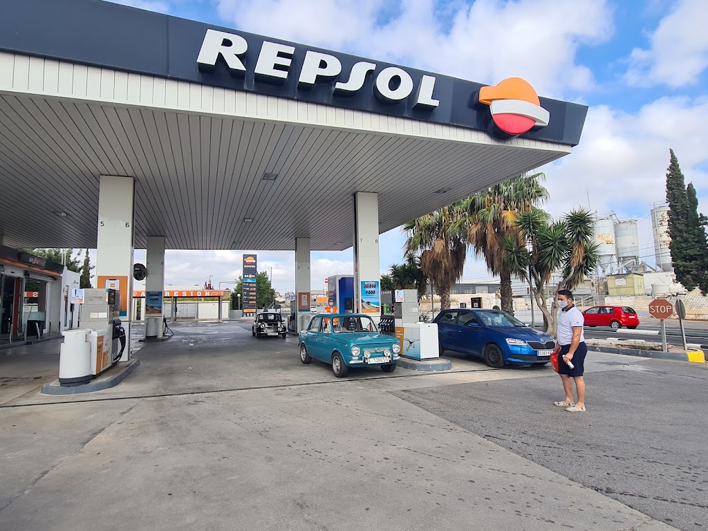 Estacion de Servicio Repsol — Exterior