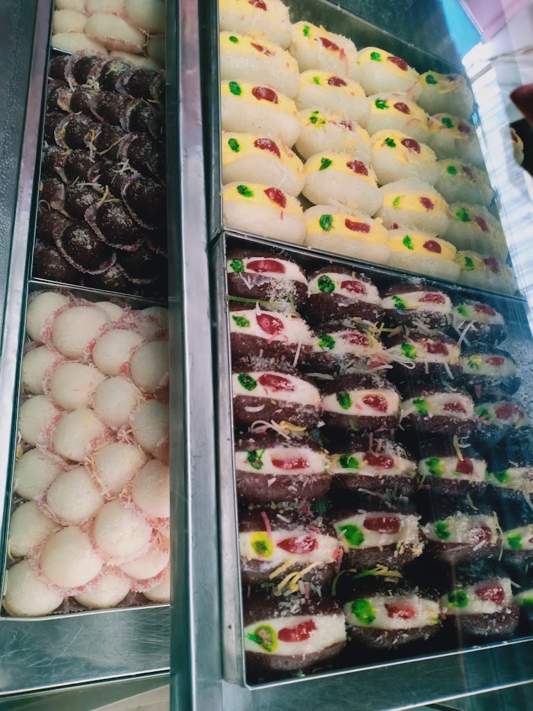 Gurubhai Hotels & Sweets Gamharia Bazaar Bhagwat Chowk