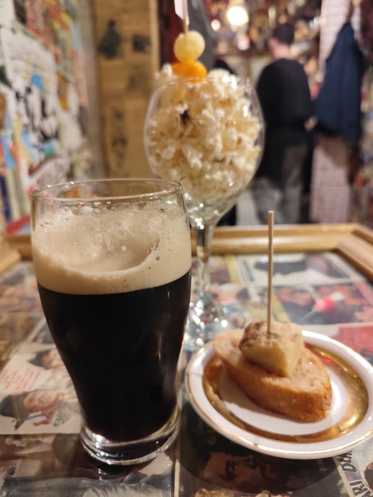 4 Pedres — Comida y bebida