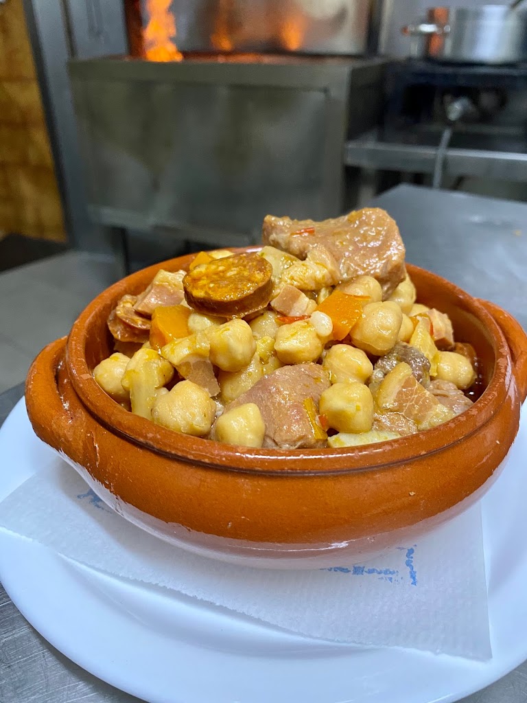 Restaurante El Pole — Comida y bebida