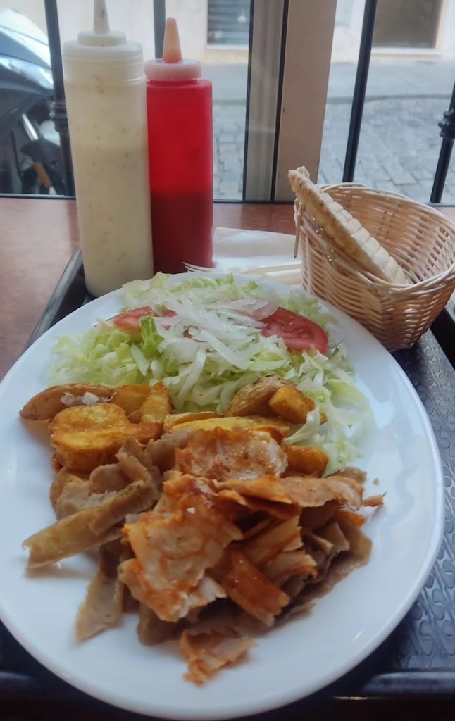 Pak Andalucia Doner Kebab — Comida y bebida
