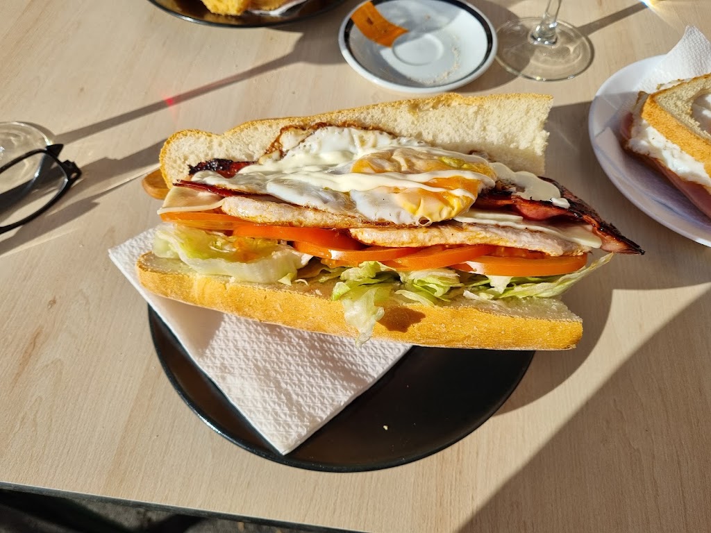 La Bona Vida — Comida y bebida