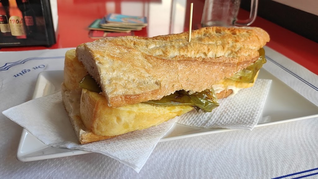 Bar Don Quijote — Comida y bebida