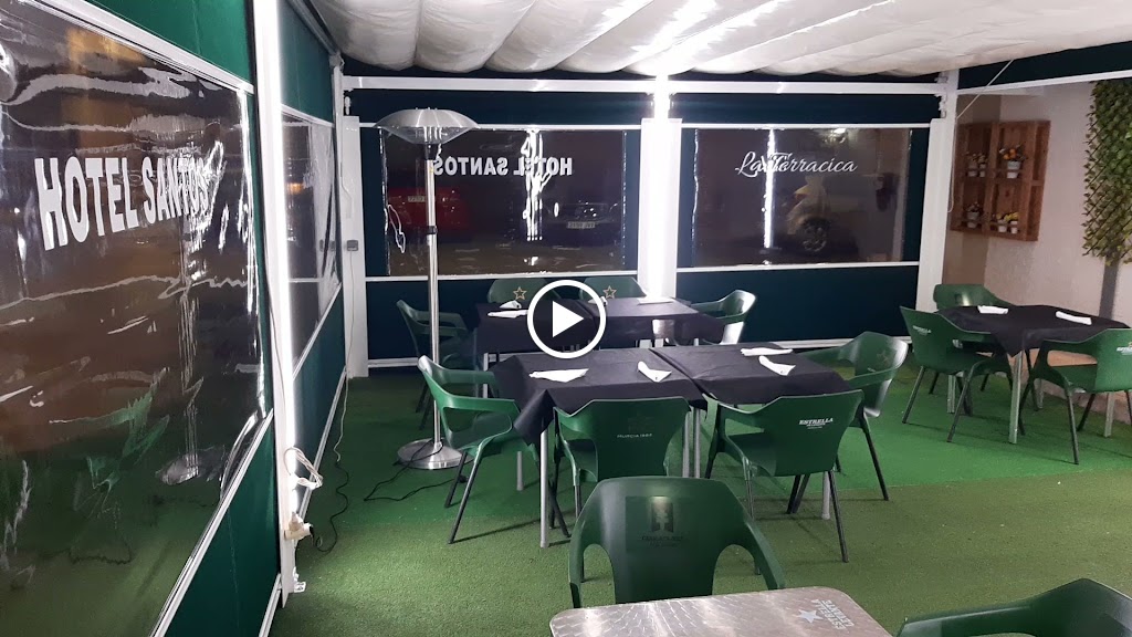 HOTEL RESTAURANTE SANTOS — Ambiente