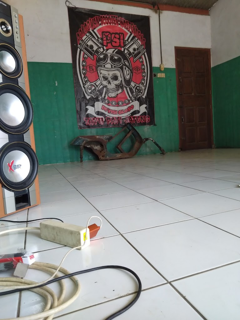 CHICK GARAGE