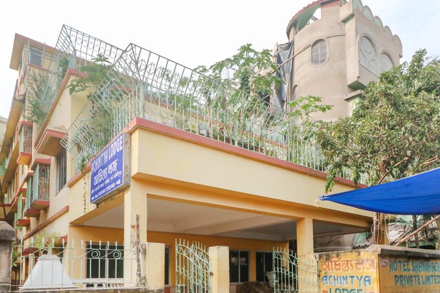 Spot On 65664 Achintya Lodge