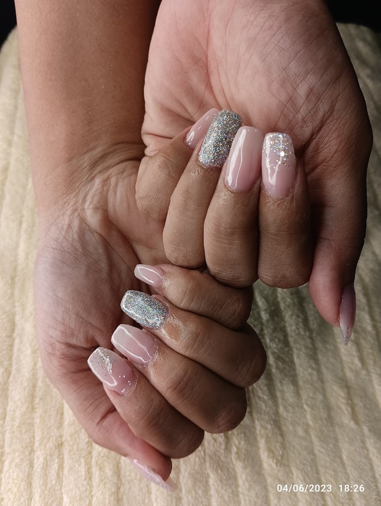 Modern Nail Art Extension Salon