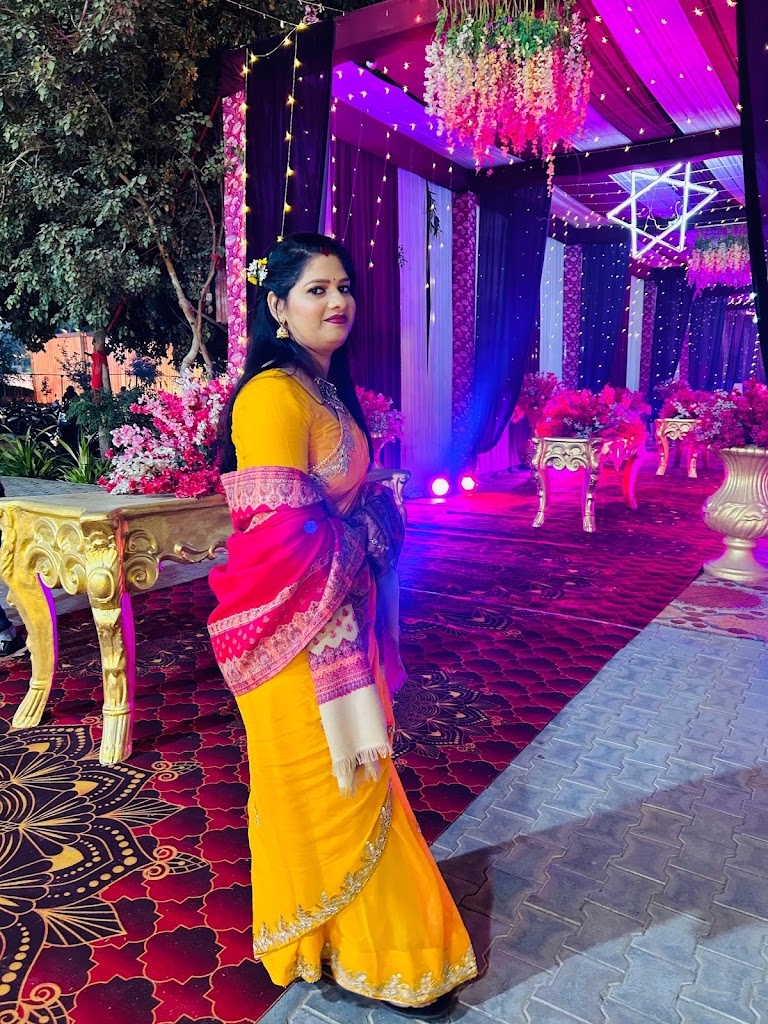 The Aura Beauty Parlour