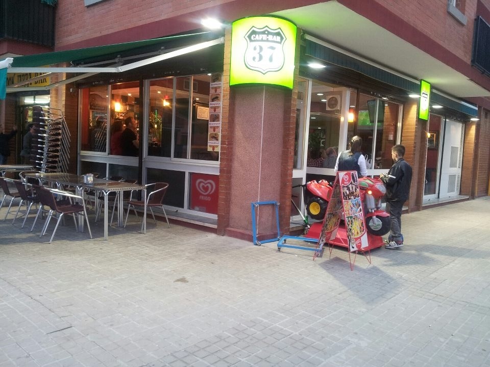 CAFE-BAR 37 — Todas