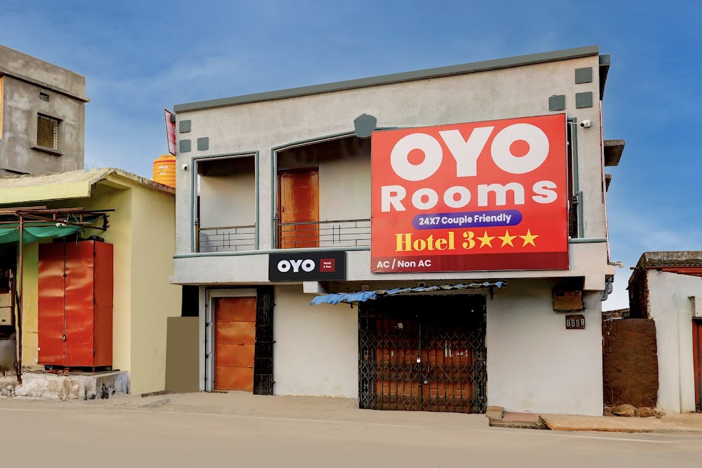 Oyo 825839 Hotel 3 Star