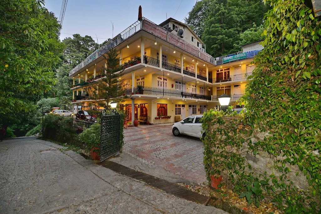 Hotel Aroma By Royal Collection Hotels