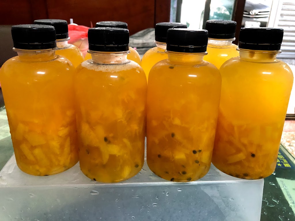 C`est La Vie飲料 花卉 在地小農水果 的照片