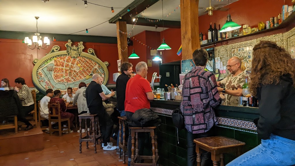 Nerbion Cafe Bar — Ambiente