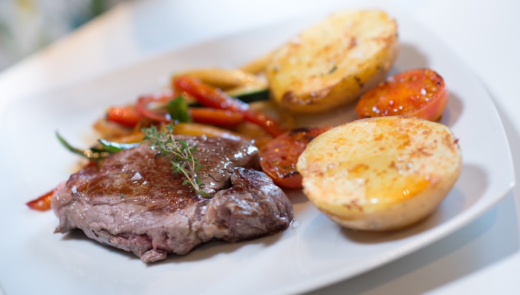 BENNOC RESTAURANT — Comida y bebida