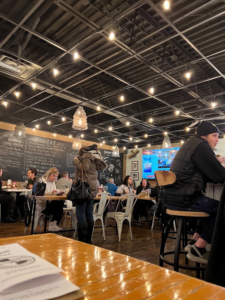 Barnstormer Brew Pub & Bottle Shop in Alliston