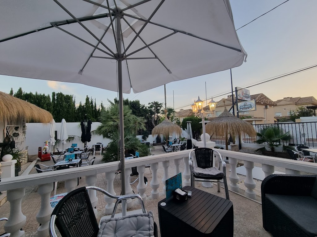 Baby Shark Family Pub