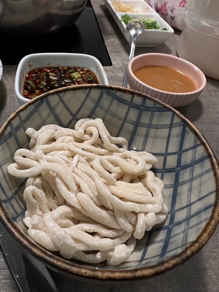 老婆吃鍋 的照片