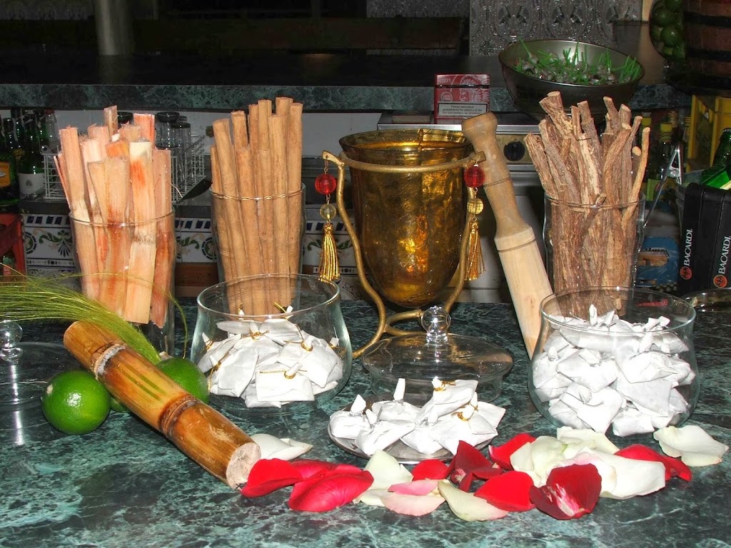 Utopia Cocktail Bar — Comida y bebida