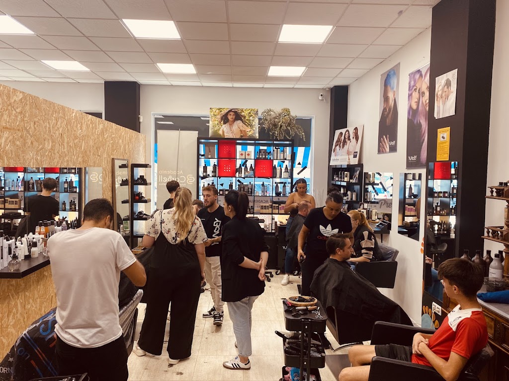 COMERCIAL- ACADEMIA CORBELL