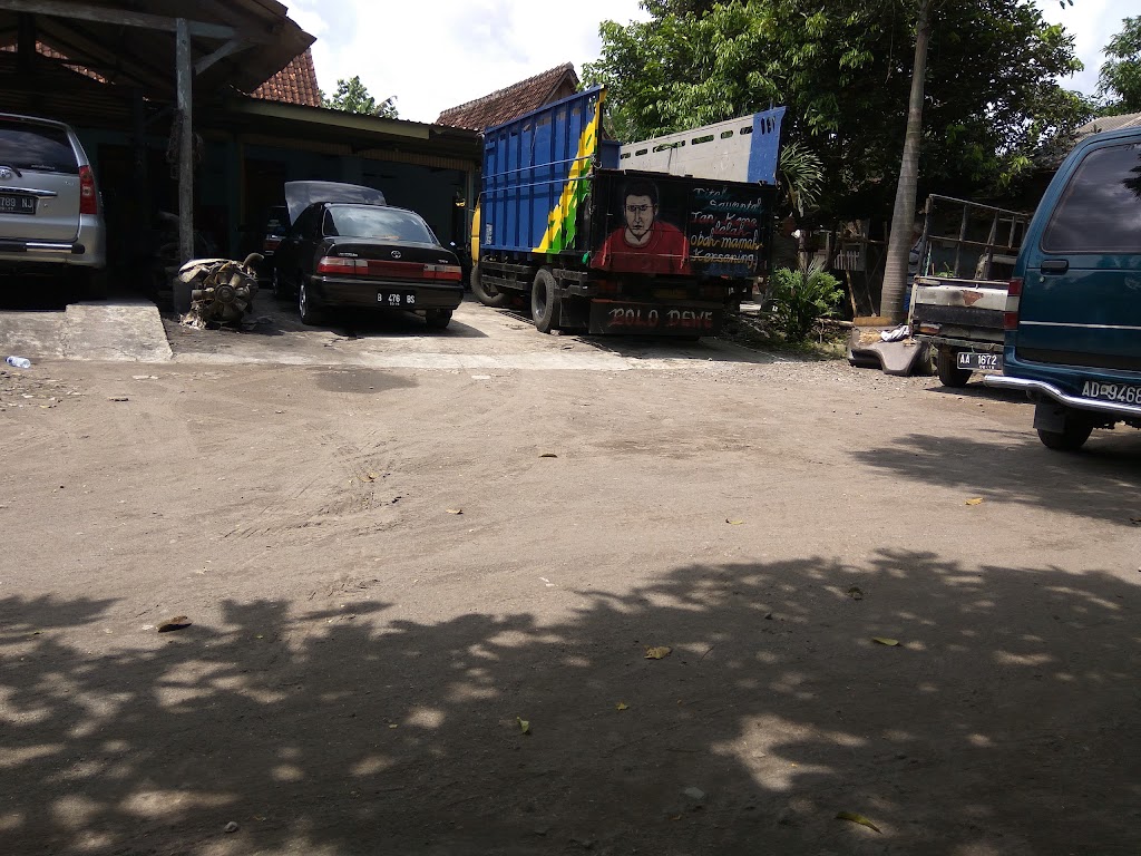 Bengkel Mobil Semi Motor