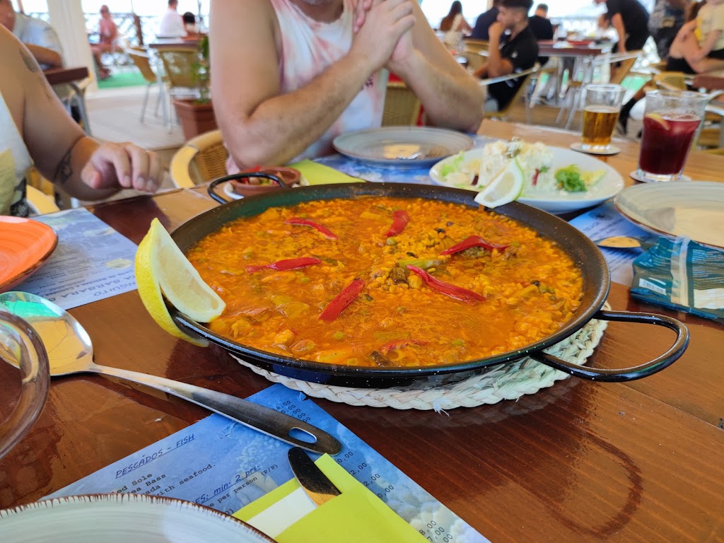 Chiringuito Santa Barbara Beach — Paella