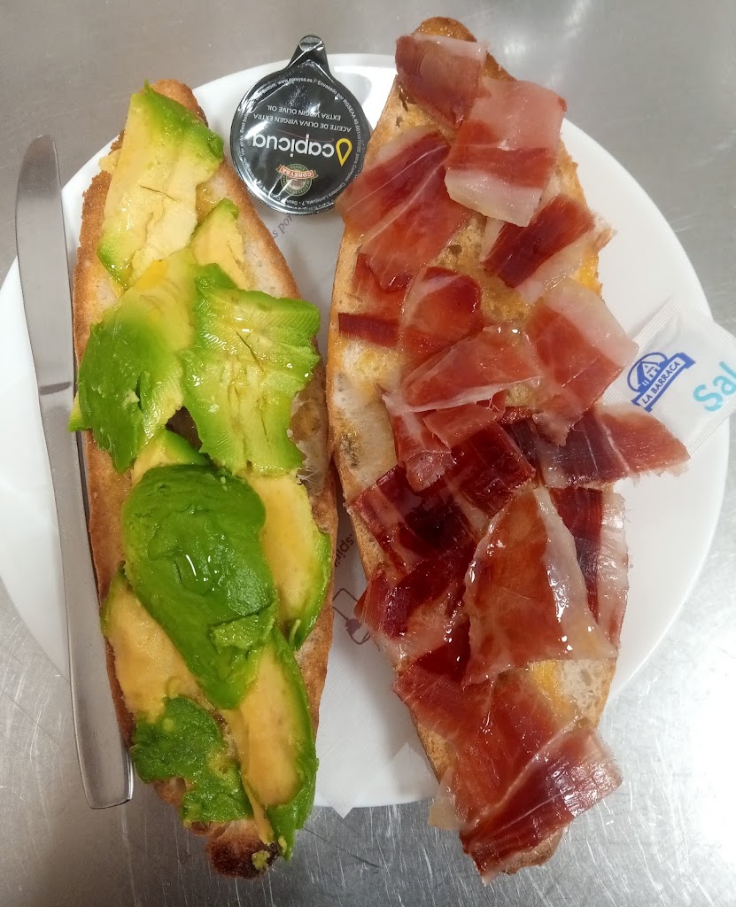 Cafeteria Vic Churros — Comida y bebida