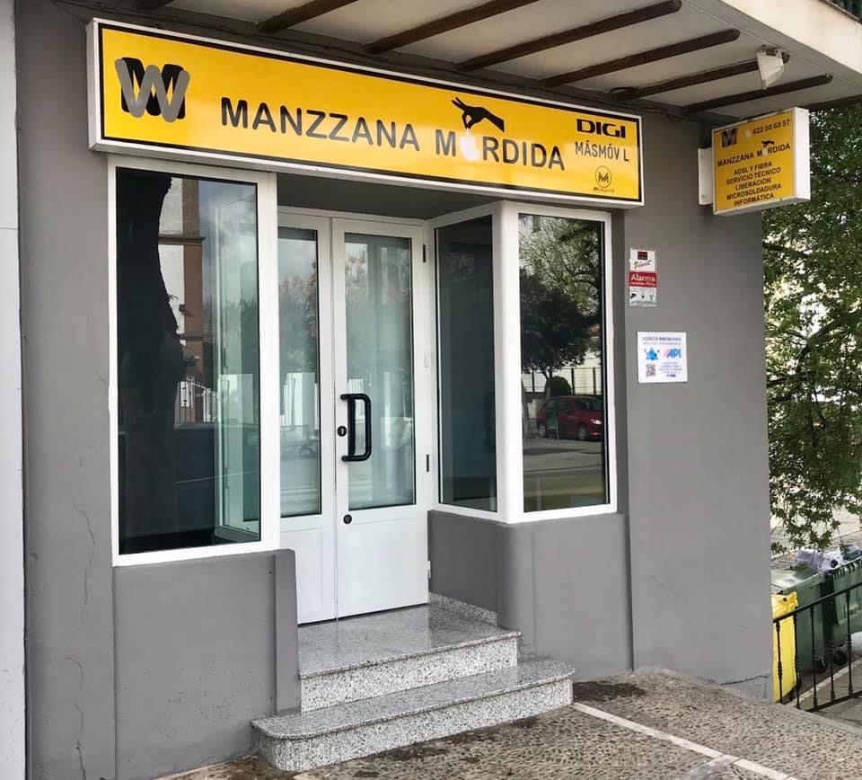 Manzana Mordida — Exterior