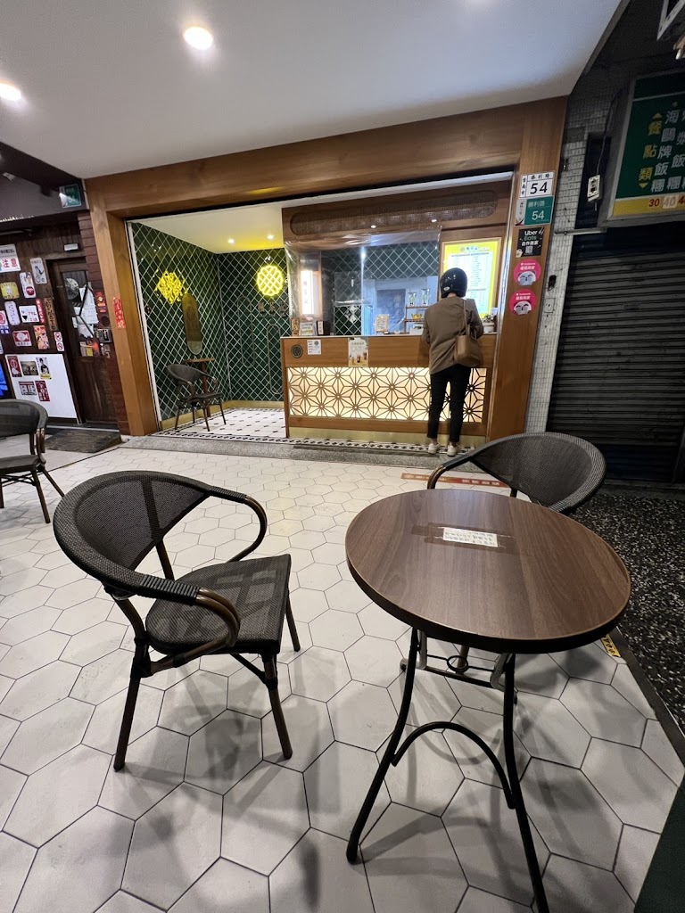 楓茶記台南勝利店-冰火菠蘿油港式甜點下午茶美食推薦 的照片