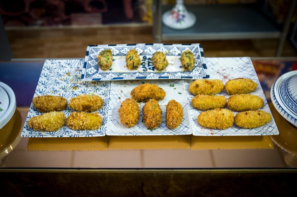 El Mos Dolc Comidas Para Llevar Halal — Comida y bebida