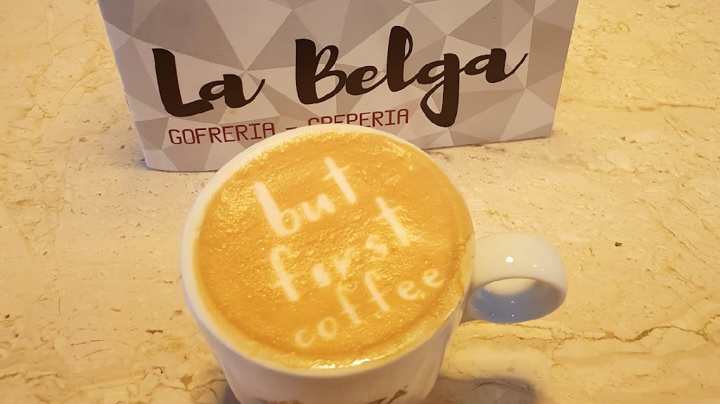 La Belga Gofreria Creperia — Comida y bebida