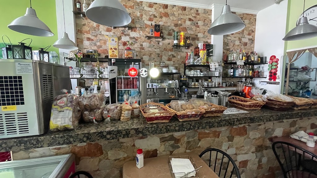Bar Arepera kilometro 101. El funchal — Ambiente