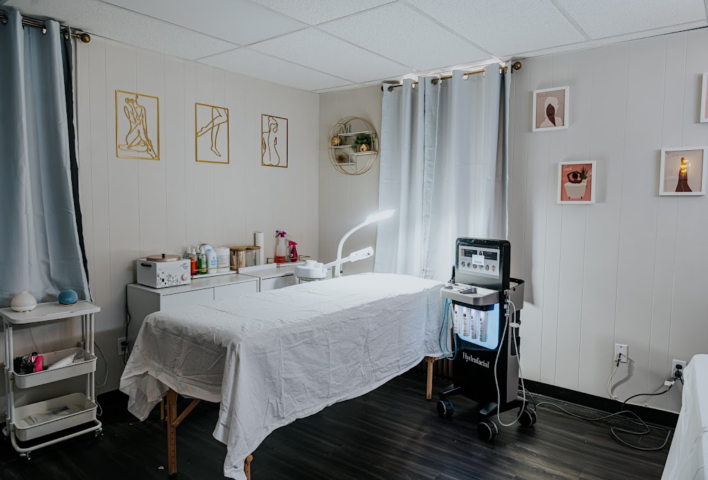 Bombshell Beauty Bar