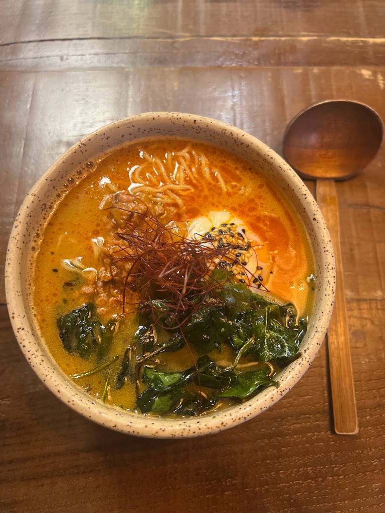 Wabisabi Ramen Bar — Comida y bebida
