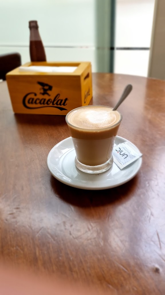 Sant Llorenc Bar — Comida y bebida
