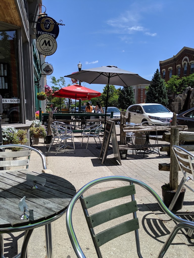 Pia's On Broadway