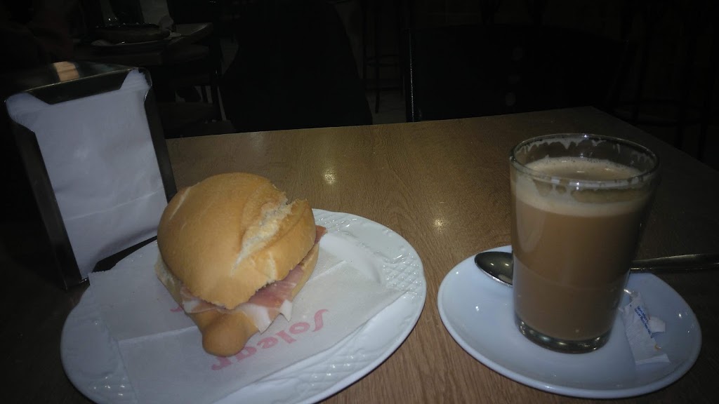 Barrameda Cafeteria — Comida y bebida