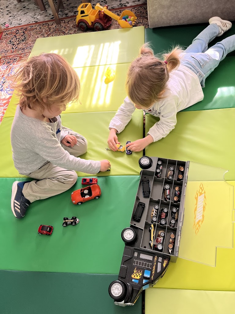 El Petit Riu - Mare de dia - Llar de crianca