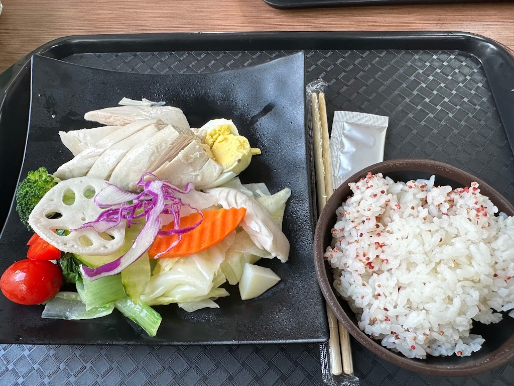 戰鬥雞 油雞 醉雞 鮮燙蔬菜 輕食餐盒 古亭同安店 的照片