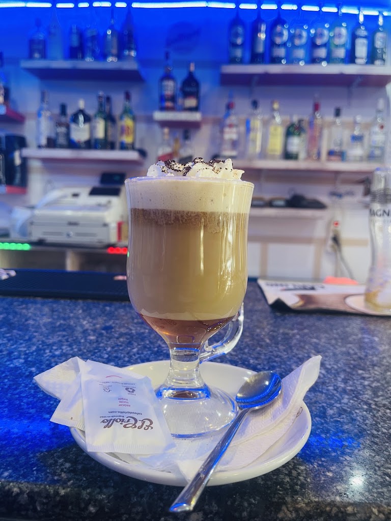 Bar California restaurante — Comida y bebida