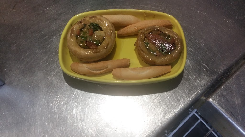 Bar Perez — Comida y bebida