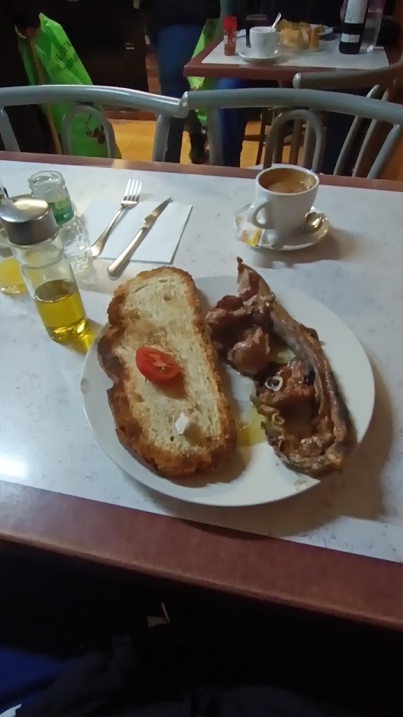Bar Berga — Comida y bebida