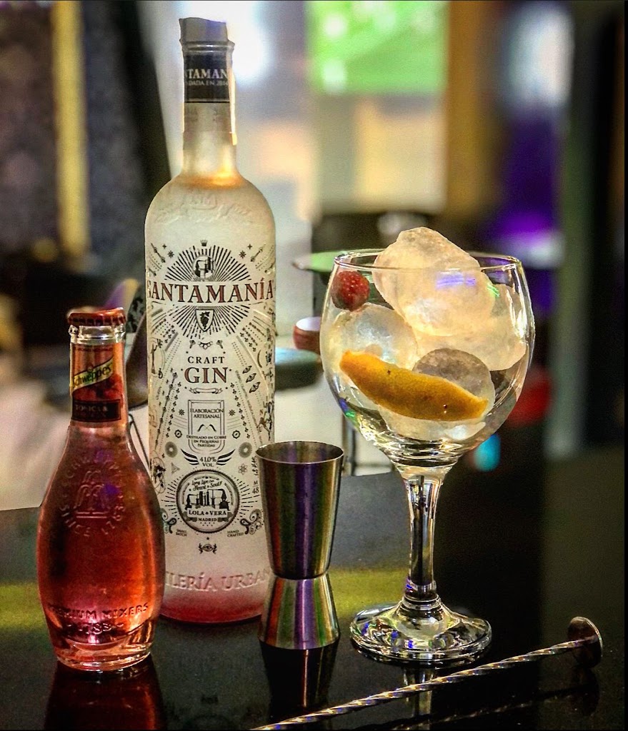 LA ULTIMA SHISHA LOUNGE — Bar