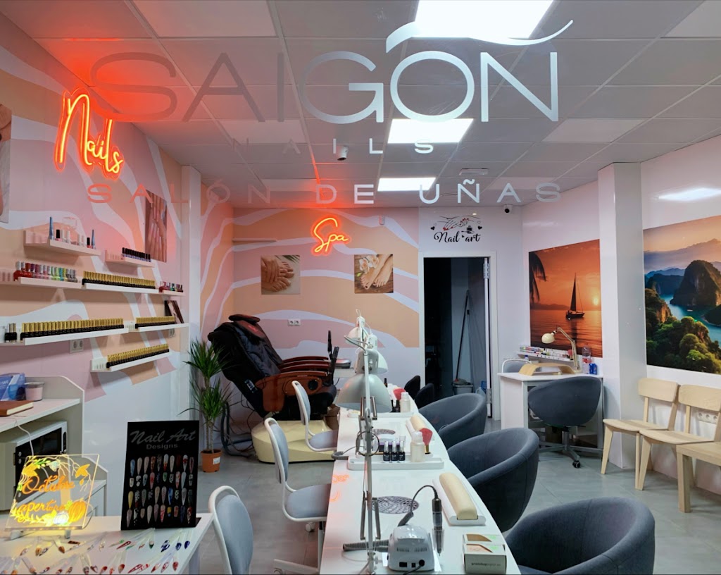 Saigon Nails Playa Mar Torremolinos - Salon de una