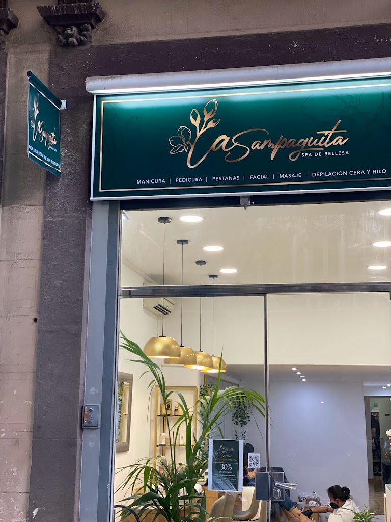 La Sampaguita — Exterior
