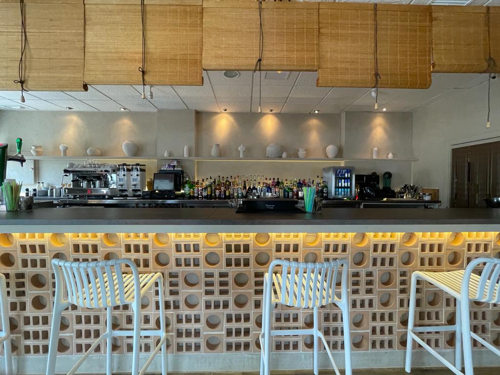 Sesenta y Nueve Cafe y Copas