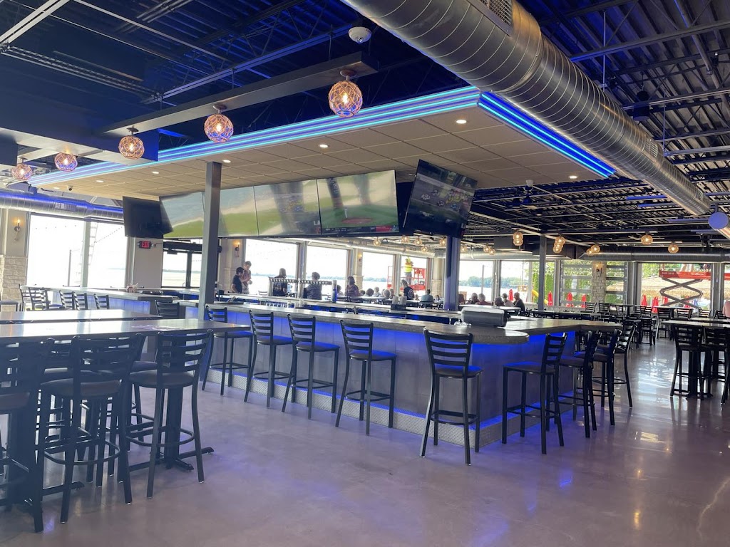  Waverly Beach Bar & Grille