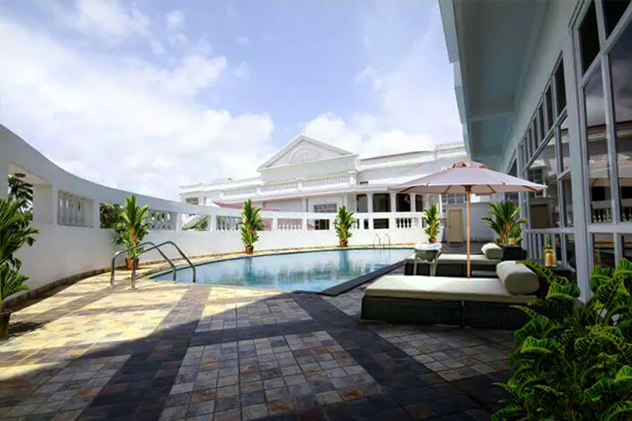 Camelot Hotel