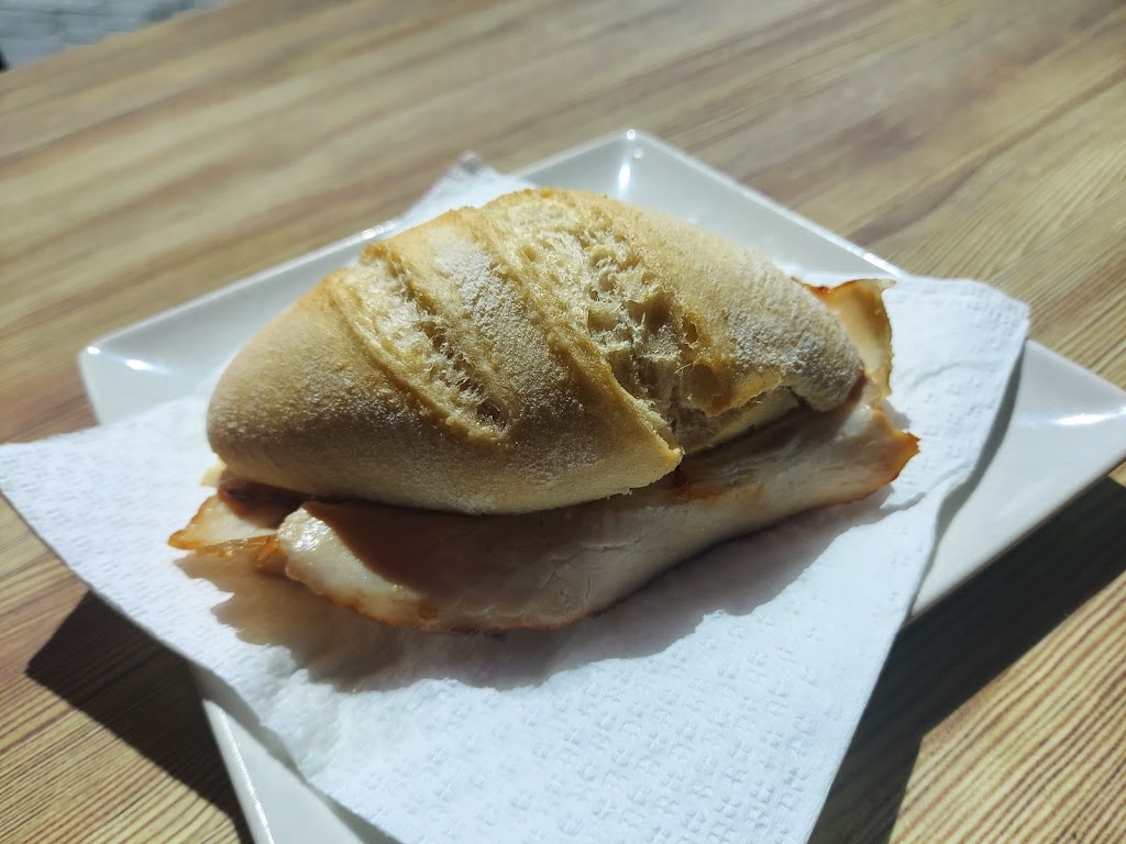 Taperia LA FLAMENCA — Comida y bebida